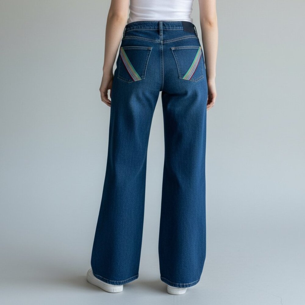 NWT Wrangler Wide Leg Jeans with Rainbow Pocket Trim, Size 27